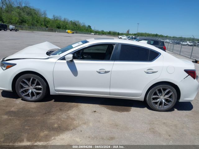 19UDE2F72NA001804 Acura Ilx Premium Package