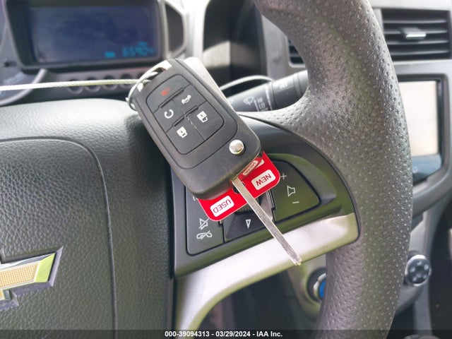 Chevrolet Sonic Lt Auto 2015 1G1JC5SH4F4218450 Image 11