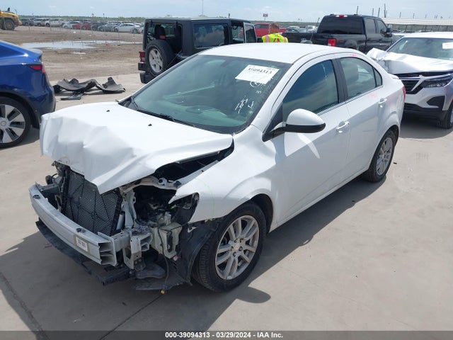 Chevrolet Sonic Lt Auto 2015 1G1JC5SH4F4218450 Image 2
