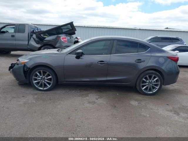 3MZBN1V37JM245182 Mazda Mazda3 Touring