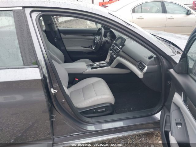 1HGCV2F97JA029041 Honda Accord Touring 2.0t