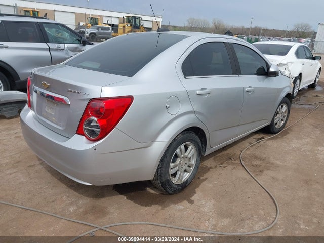 Chevrolet Sonic Lt Auto 2015 1G1JC5SH6F4134324 Image 4
