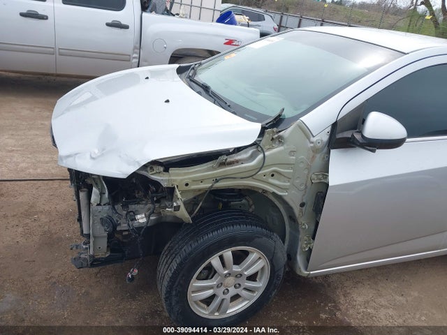 Chevrolet Sonic Lt Auto 2015 1G1JC5SH6F4134324 Image 6