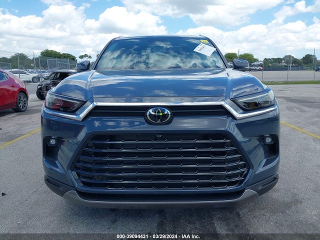 Toyota Grand Highlander Limited 2024 5TDAAAA50RS010779 Image 12