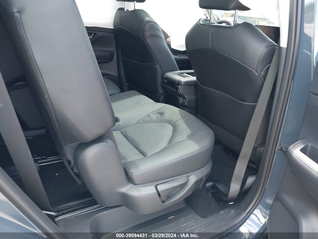 Toyota Grand Highlander Limited 2024 5TDAAAA50RS010779 Image 8