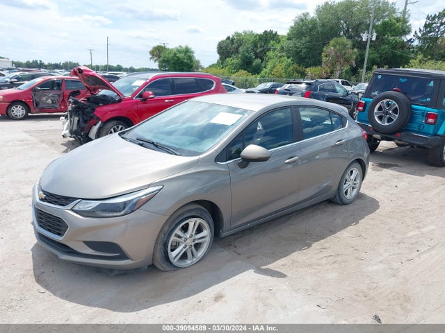 Chevrolet Cruze Lt Auto 2018 3G1BE6SM3JS607977 Image 2
