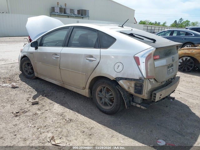 Toyota Prius Three 2014 JTDKN3DU5E1743781 Image 3