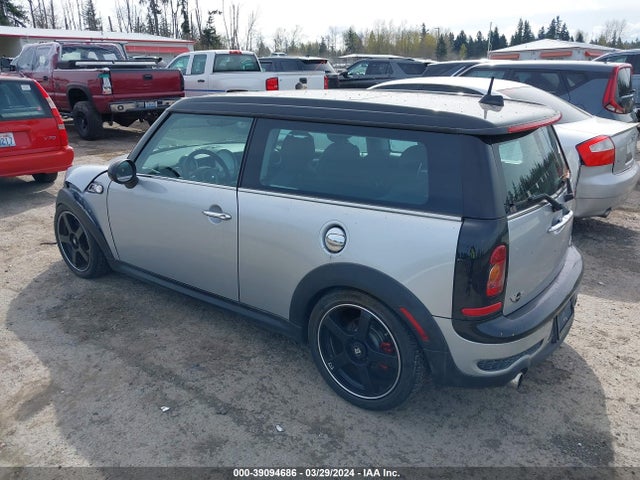 2008 MINI COOPER S CLUBMAN WMWMM33568TP87395 Photo 2