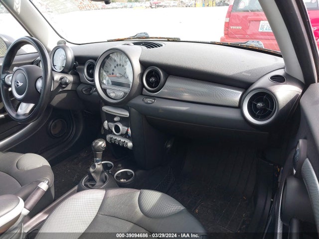 2008 MINI COOPER S CLUBMAN WMWMM33568TP87395 Photo 4