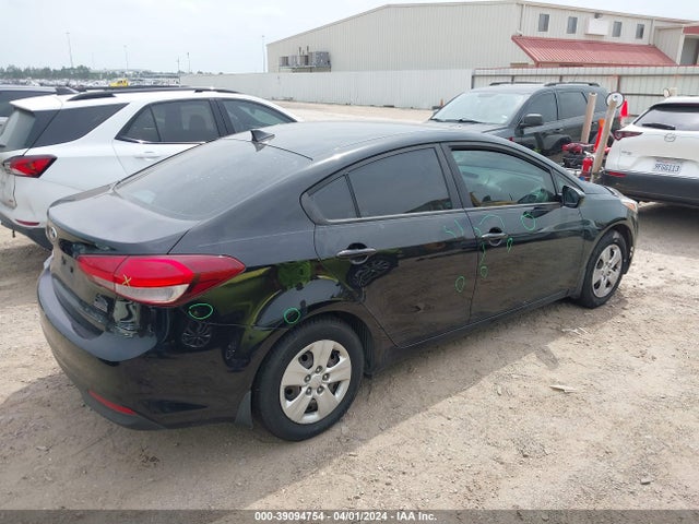KIA FORTE LX 2017 3KPFK4A72HE015741 Image 4