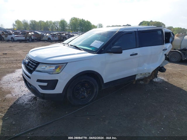 Ford Utility Police Interceptor 2016 1FM5K8AR8GGB74181 Image 2