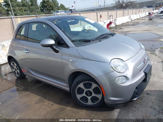 2017 FIAT 500E 3C3CFFGEXHT586192 Photo 0