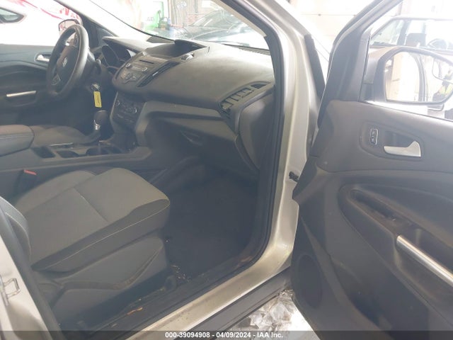 Ford ESCAPE SE 2017 1FMCU9G92HUC35834 Image 5