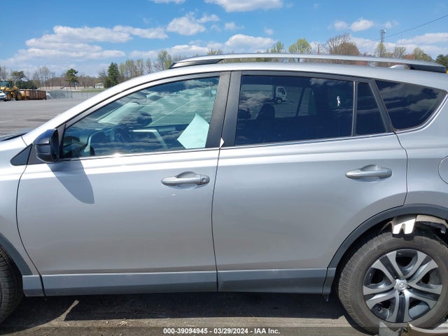 Toyota RAV4 LE 2018 2T3ZFREV6JW521543 Image 14