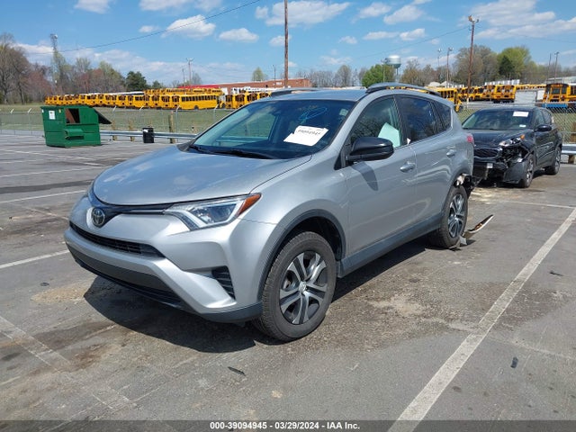 Toyota RAV4 LE 2018 2T3ZFREV6JW521543 Image 2