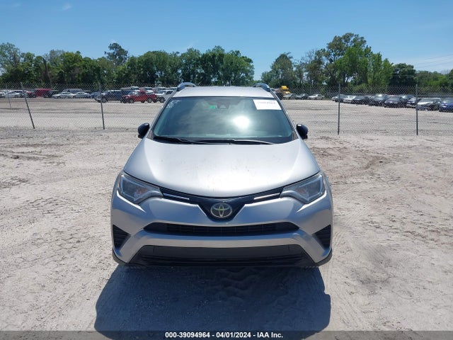 Toyota RAV4 LE 2018 2T3ZFREV4JW517314 Image 12
