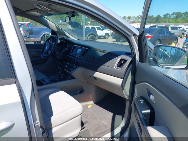 KIA SEDONA LX 2016 KNDMB5C13G6087672 Image 5