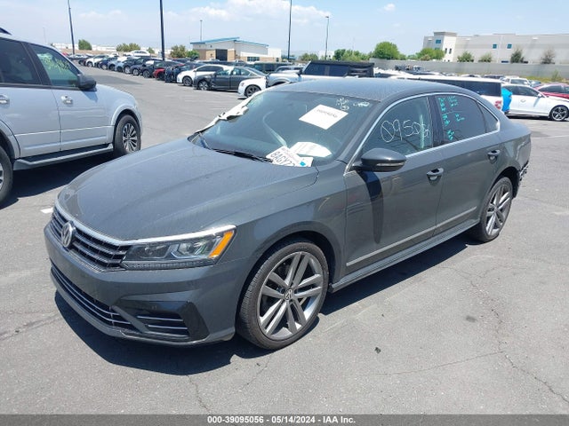 1VWDT7A35HC085998 Volkswagen Passat 1.8t R-line
