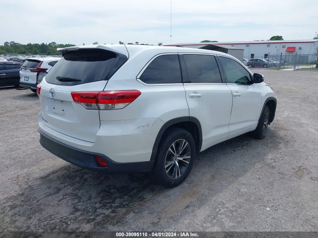 Toyota Highlander Le 2018 5TDZARFH0JS034895 Image 4