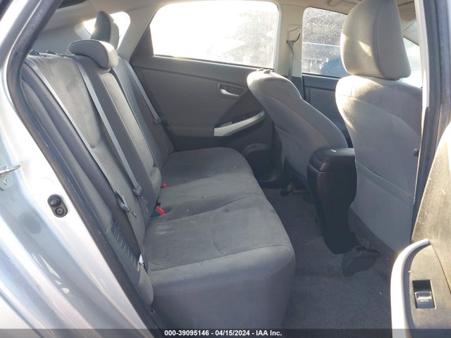 Toyota Prius Two 2014 JTDKN3DU8E0381631 Image 8
