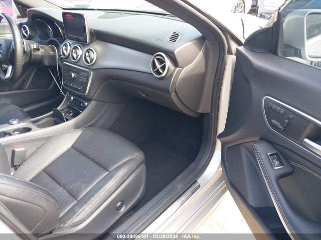 Mercedes-Benz CLA 250 2015 WDDSJ4EB9FN192088 Image 5