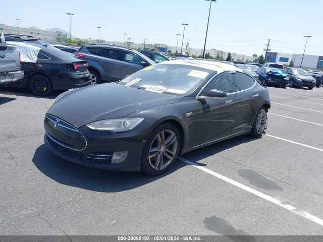 Tesla Model S 60/70/85 2015 5YJSA1H15FFP67586 Image 2