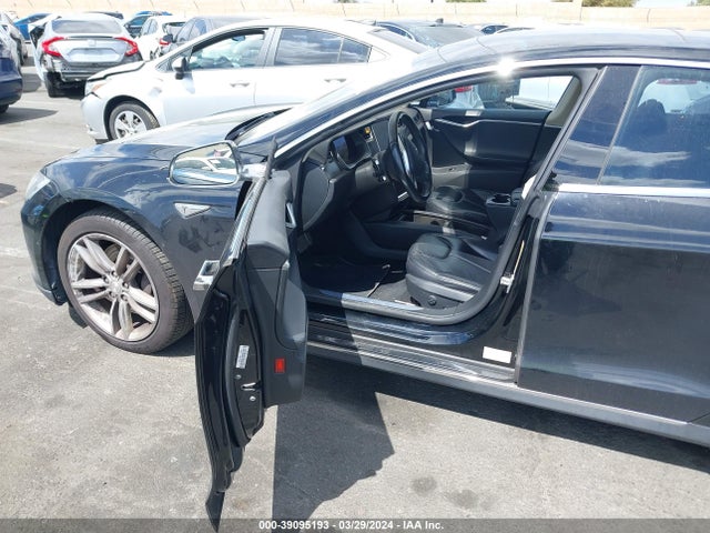 Tesla Model S 60/70/85 2015 5YJSA1H15FFP67586 Image 5