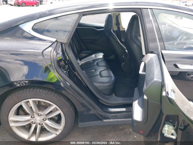 Tesla Model S 60/70/85 2015 5YJSA1H15FFP67586 Image 8