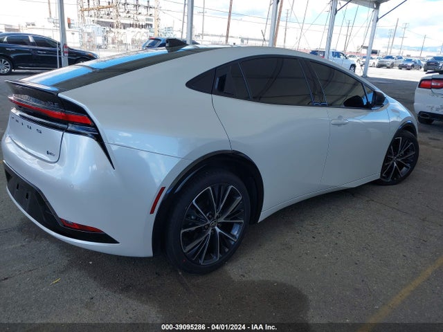 Toyota PRIUS XLE 2024 JTDACAAU0R3016388 Image 4
