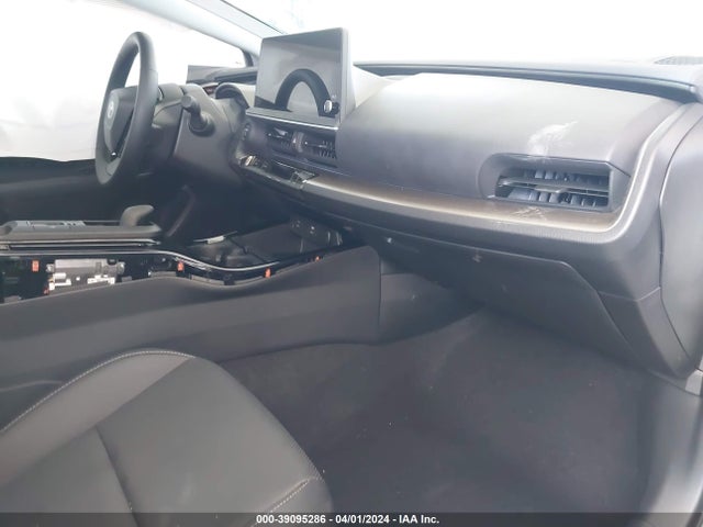Toyota PRIUS XLE 2024 JTDACAAU0R3016388 Image 5
