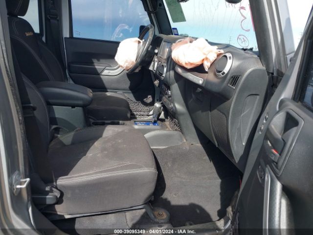 1C4HJWEG9FL532413 Jeep Wrangler Unlimited Sahara