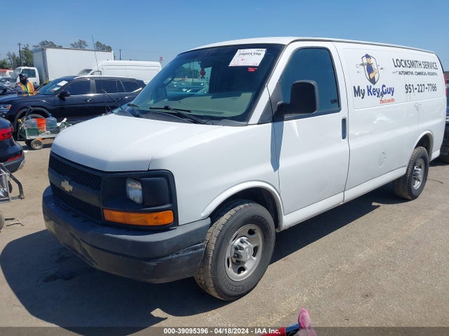 Chevrolet Express 2500 Work Van 2016 1GCWGAFFXG1321118 Image 2