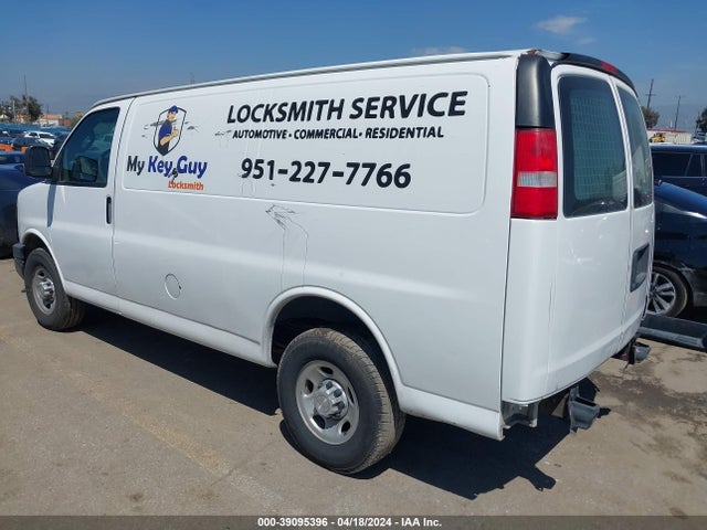 Chevrolet Express 2500 Work Van 2016 1GCWGAFFXG1321118 Image 3