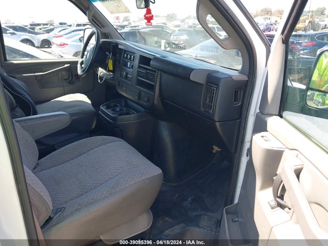 Chevrolet Express 2500 Work Van 2016 1GCWGAFFXG1321118 Image 5