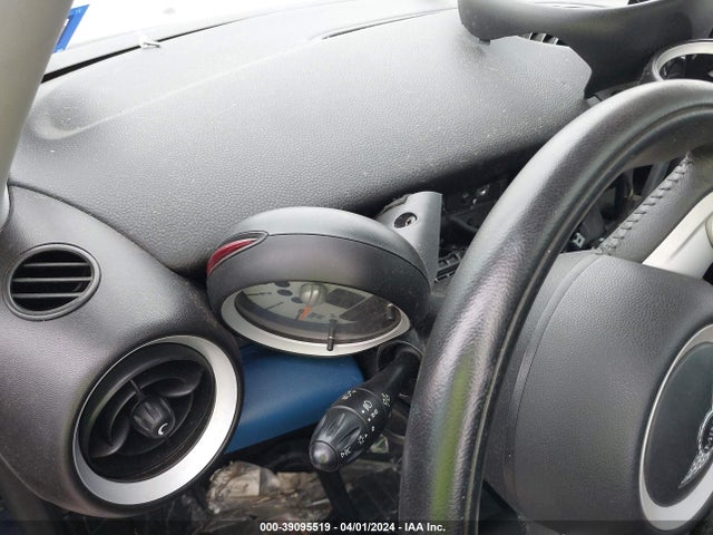 2009 MINI COOPER CLUBMAN WMWML33559TP98389 Photo 6