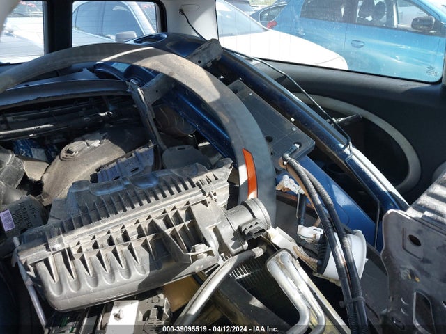 2009 MINI COOPER CLUBMAN WMWML33559TP98389 Photo 7