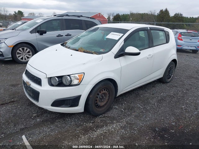 Chevrolet Sonic Ls Auto 2016 1G1JA6SG7G4170852 Image 2