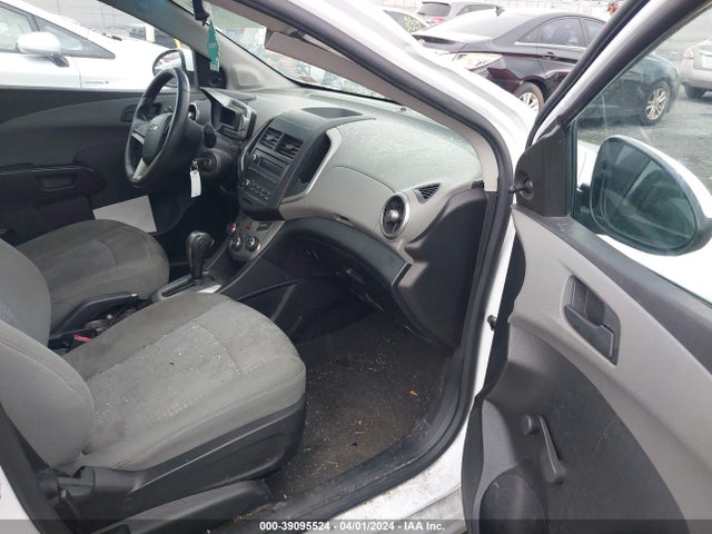 Chevrolet Sonic Ls Auto 2016 1G1JA6SG7G4170852 Image 5