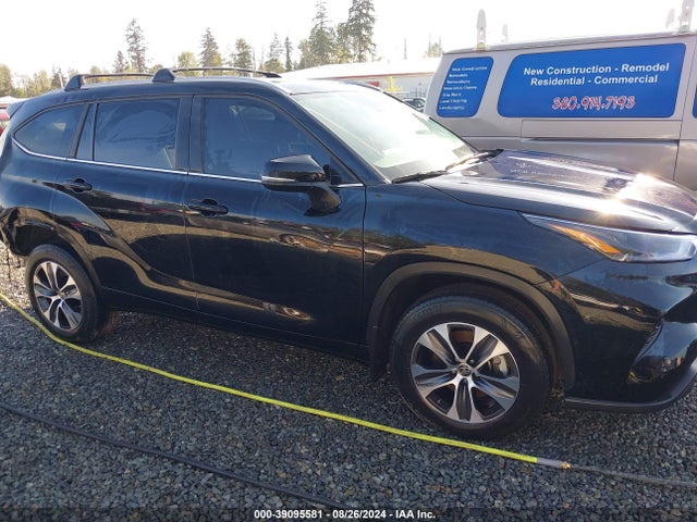 Toyota Highlander Xle 2023 5TDKDRBHXPS010403 Image 14