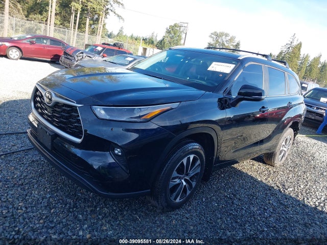 Toyota Highlander Xle 2023 5TDKDRBHXPS010403 Image 2