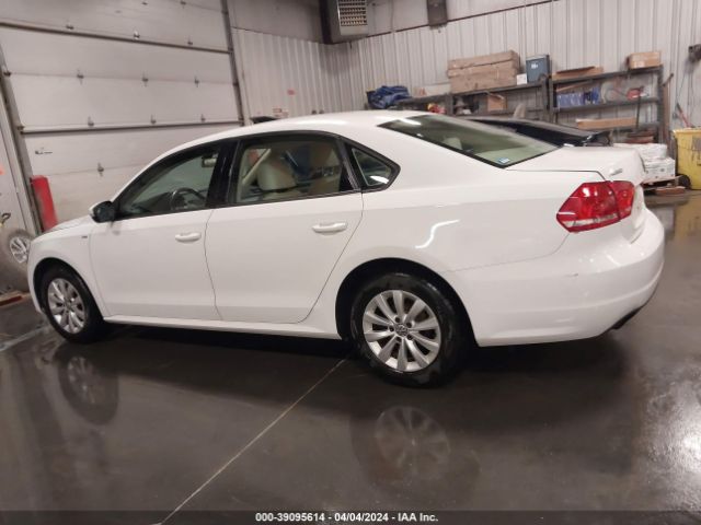 1VWAS7A33FC027844 Volkswagen Passat 1.8t Wolfsburg Edition