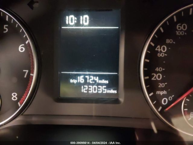 1VWAS7A33FC027844 Volkswagen Passat 1.8t Wolfsburg Edition