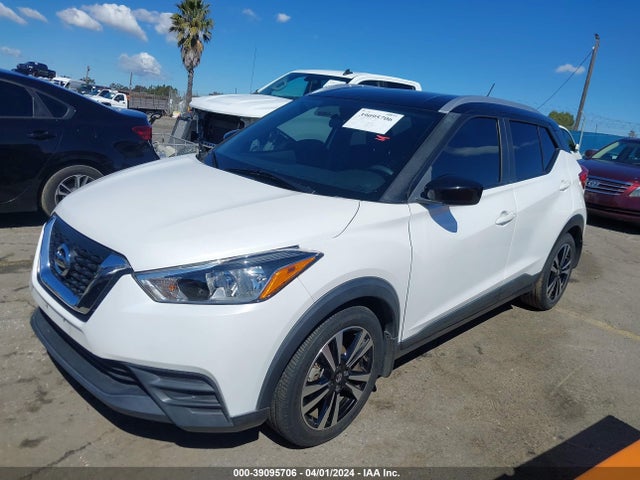 Nissan KICKS SV 2019 3N1CP5CU4KL565204 Image 2