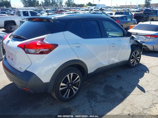 Nissan KICKS SV 2019 3N1CP5CU4KL565204 Image 4