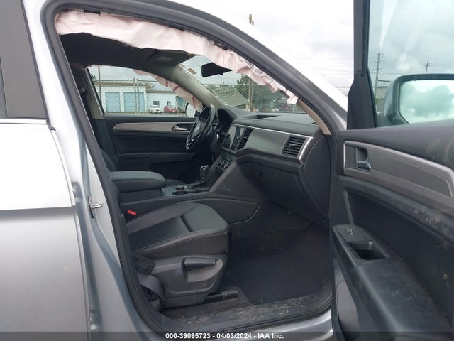 1V2KR2CA8JC575945 Volkswagen Atlas 3.6l V6 Se