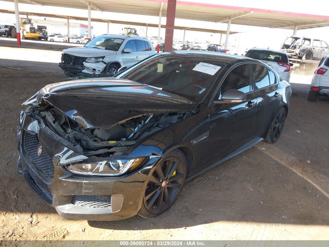 2019 JAGUAR XE SAJAT4GXXKCP51194 Photo 1