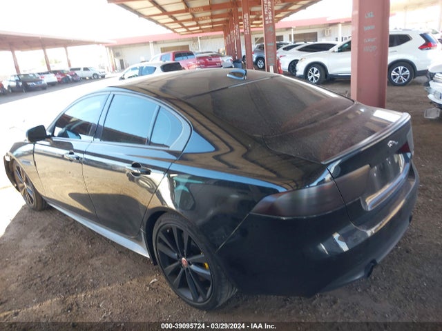 2019 JAGUAR XE SAJAT4GXXKCP51194 Photo 2