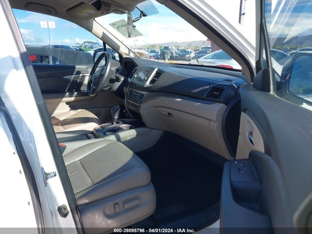 Honda Ridgeline Rtl 2017 5FPYK3F54HB020256 Image 5