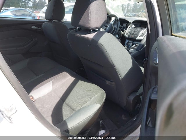 Ford FOCUS SE 2014 1FADP3F22EL132549 Image 8