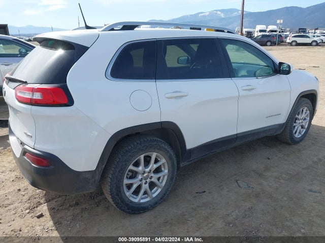 1C4PJMCB2JD505306 Jeep Cherokee Latitude 4x4